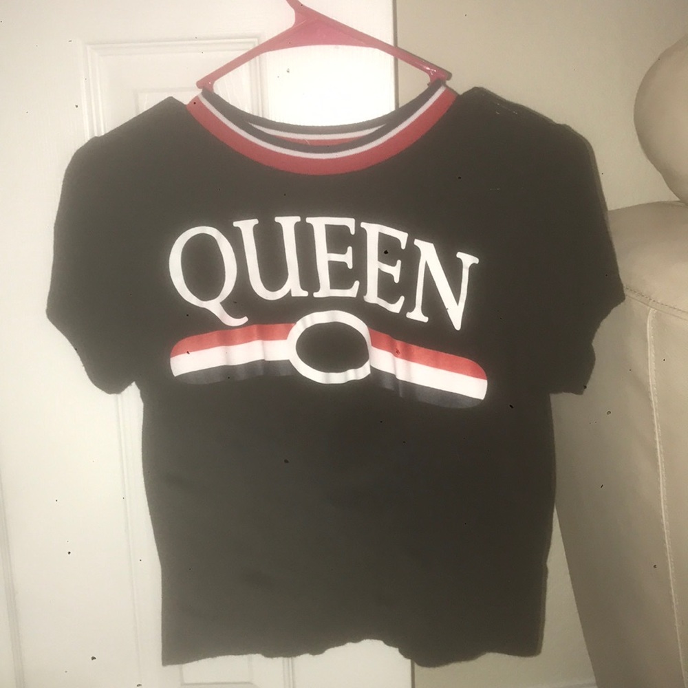 Black cropped shirt